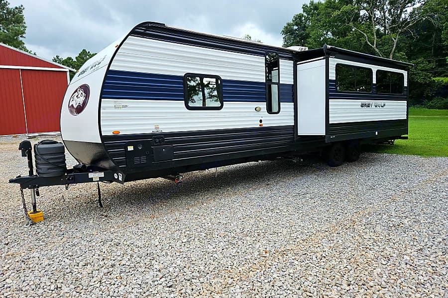 Cherokee Grey Wolf 2019 travel trailer RV rental in Huntsville Alabama — exterior