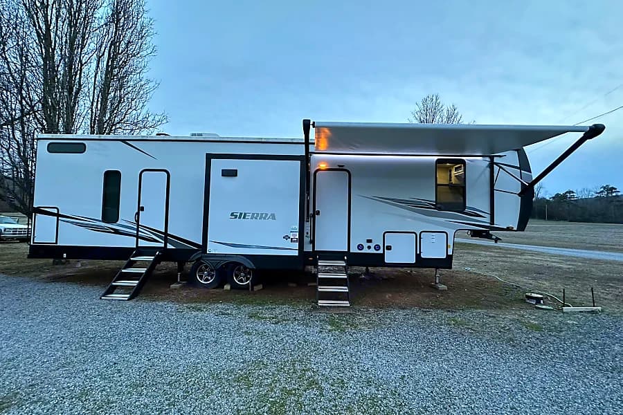 Forest River Sierra 40ft fifth wheel RV rental in Huntsville Alabama — exterior